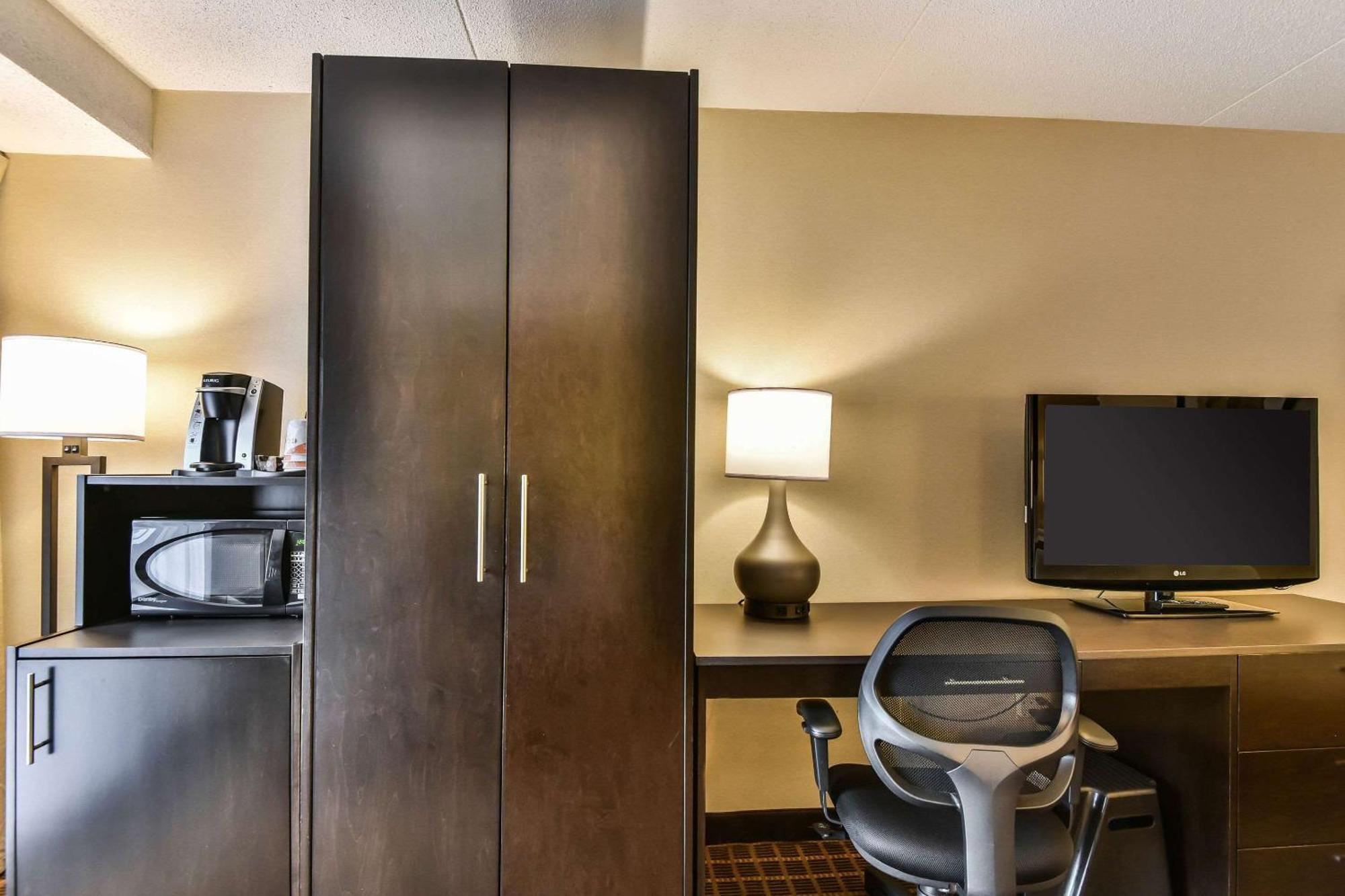 Comfort Inn Windsor Dış mekan fotoğraf
