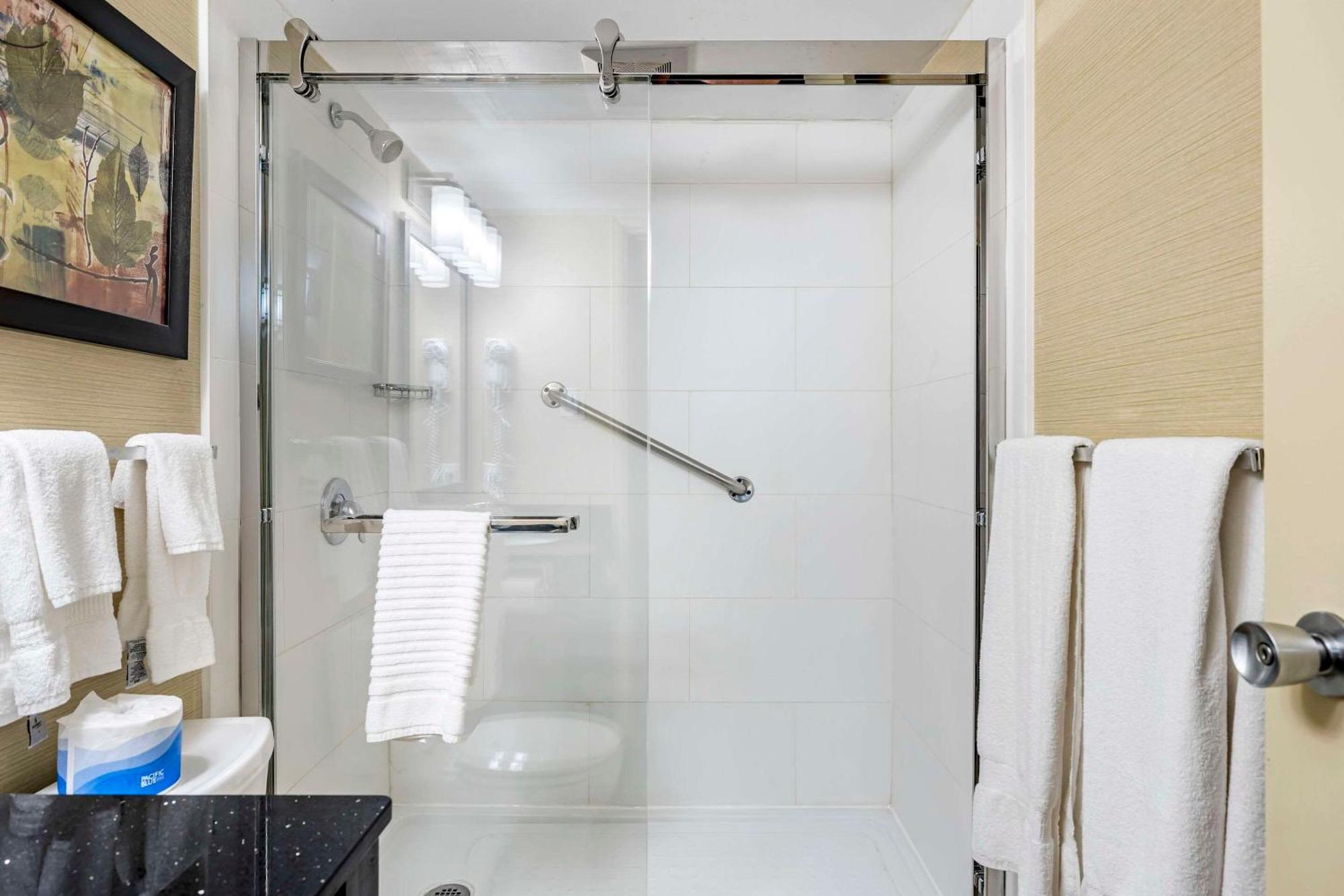 Comfort Inn Windsor Dış mekan fotoğraf