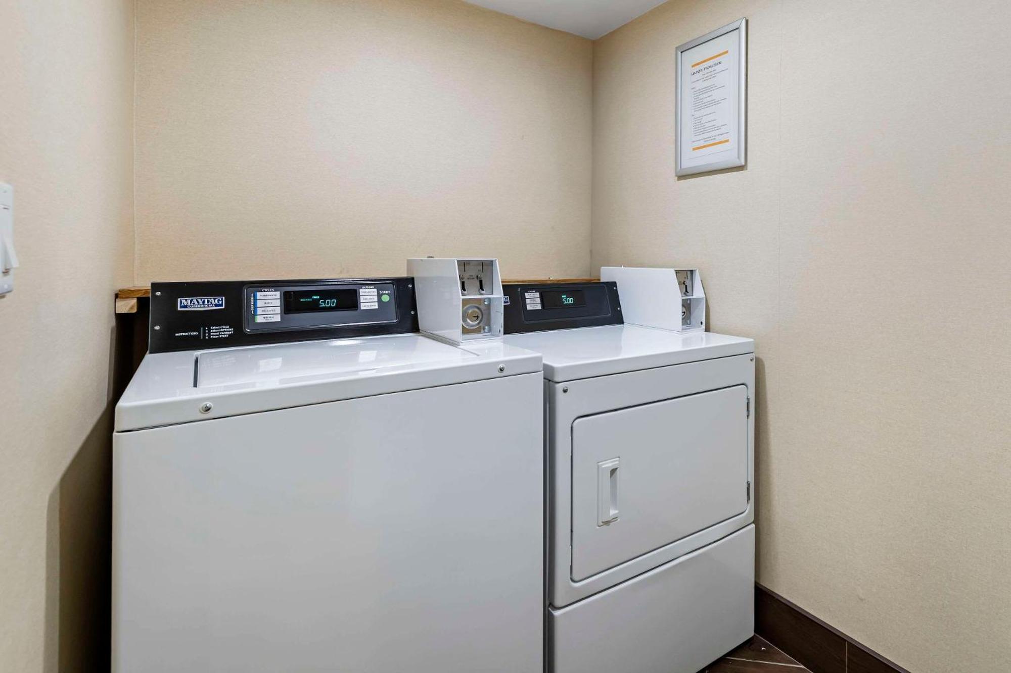 Comfort Inn Windsor Dış mekan fotoğraf